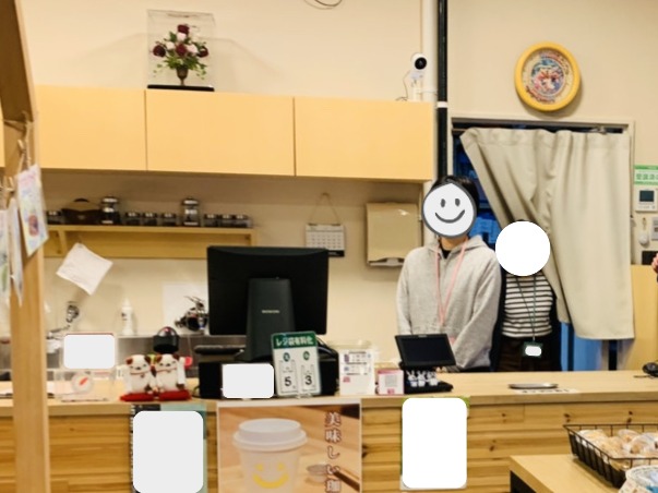 販売補助の実習の様子