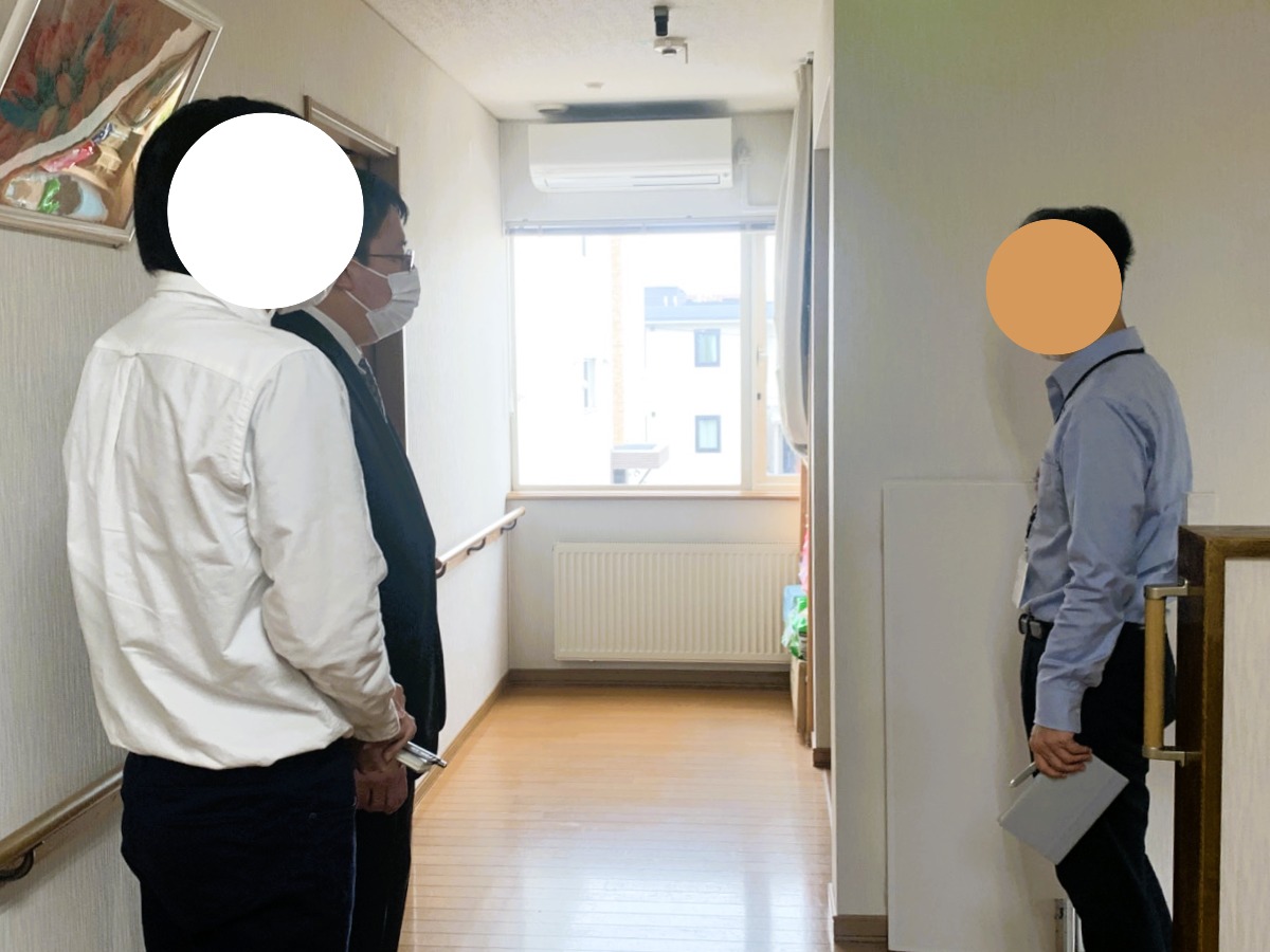 職場見学の様子